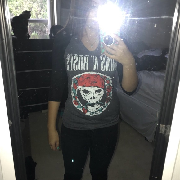 Gun n Roses Top - Picture 2 of 4